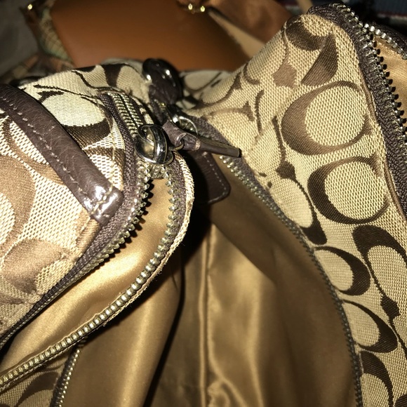 Coach 100% Authentic Shoulder Bag - Picture 5 of 8